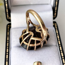 Carica l'immagine nel visualizzatore di Gallery, Vintage 1960s Smoky Quartz 9ct Gold Cocktail Ring
