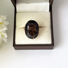 Carica l'immagine nel visualizzatore di Gallery, Vintage 1960s Smoky Quartz 9ct Gold Cocktail Ring