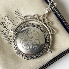 Carica l'immagine nel visualizzatore di Gallery, Vintage Victorian Style Sterling Silver Spinner Locket