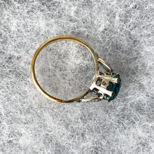 Carica l'immagine nel visualizzatore di Gallery, Vintage 9ct Gold Blue Zircon Solitaire Ring