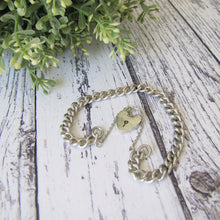 Charger l'image dans la galerie, Victorian Style Silver Curb Chain Bracelet, Heart Padlock Clasp - MercyMadge