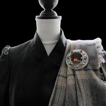 Cargar imagen en el visor de la galería, Massive Scottish Citrine & Thistle Celtic Brooch. - MercyMadge