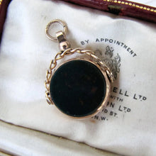 Carica l'immagine nel visualizzatore di Gallery, Antique 9ct Gold Bloodstone & Carnelian Spinner Fob. - MercyMadge