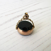 Carica l'immagine nel visualizzatore di Gallery, Antique 9ct Gold Bloodstone & Carnelian Spinner Fob. - MercyMadge