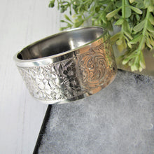 Cargar imagen en el visor de la galería, Antique Victorian Sterling Silver Cuff Bracelet, George Loveridge, Birmingham 1881