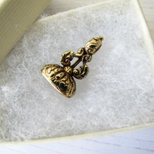 Charger l'image dans la galerie, Georgian 15ct Gold Citrine Seal Fob - MercyMadge