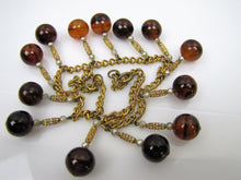 Cargar imagen en el visor de la galería, 1930s Art Deco Bakelite Necklace. Vintage Bakelite Orb Charm Necklace. - MercyMadge