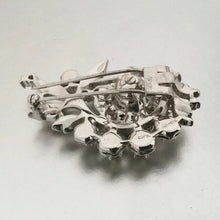 Charger l'image dans la galerie, Alfred Philippe Trifari Rhodium Silver & Crystal Diamante Fur Clip. - MercyMadge