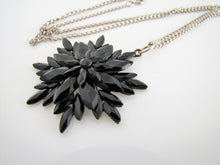 Charger l'image dans la galerie, Georgian/Victorian Vauxhall Glass Pendant Necklace - MercyMadge