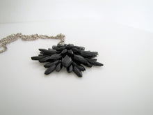 Charger l'image dans la galerie, Georgian/Victorian Vauxhall Glass Pendant Necklace - MercyMadge