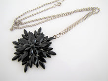 Charger l'image dans la galerie, Georgian/Victorian Vauxhall Glass Pendant Necklace - MercyMadge