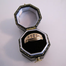 Carica l'immagine nel visualizzatore di Gallery, Antique 18ct Gold Diamond Band Ring, Chester 1911 - MercyMadge