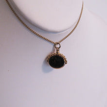 画像をギャラリービューアに読み込む, Victorian 9ct Gold Bloodstone & Carnelian Spinner Fob Pendant, 1848 - MercyMadge