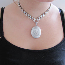 Cargar imagen en el visor de la galería, Antique Victorian Silver Book Chain Necklace. Aesthetic Sterling Silver Collar Necklace For Large Antique Lockets.
