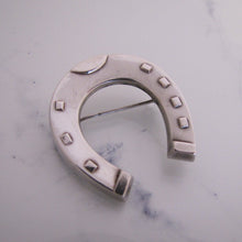 Cargar imagen en el visor de la galería, Antique Victorian Silver Large Horseshoe Brooch - MercyMadge