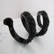 Cargar imagen en el visor de la galería, Victorian Whitby Jet Segmented Snake Bracelet. - MercyMadge