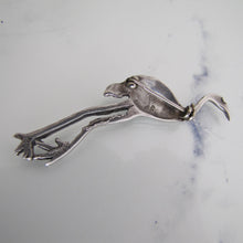 Charger l'image dans la galerie, Vintage Sterling Silver Stork Brooch. - MercyMadge