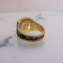 Charger l'image dans la galerie, Georgian 18ct Gold Enamel Mourning Ring With Woven Hair, 1822 - MercyMadge
