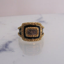 Charger l'image dans la galerie, Georgian 18ct Gold Enamel Mourning Ring With Woven Hair, 1822 - MercyMadge