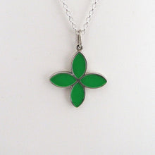 Lade das Bild in den Galerie-Viewer, Pandora Silver Enamel Flower Pendant Necklace. - MercyMadge