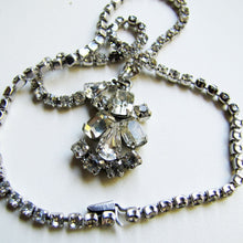 Cargar imagen en el visor de la galería, 1930s Art Deco Crystal Rhinestone Necklace. - MercyMadge