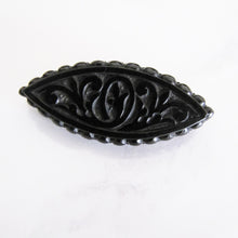 Cargar imagen en el visor de la galería, Victorian Whitby Jet Mourning Brooch. - MercyMadge