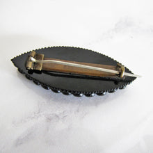 Cargar imagen en el visor de la galería, Victorian Whitby Jet Mourning Brooch. - MercyMadge