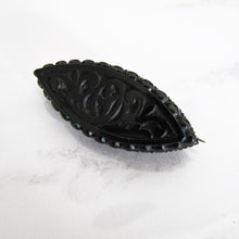 Cargar imagen en el visor de la galería, Victorian Whitby Jet Mourning Brooch. - MercyMadge