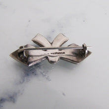 Charger l'image dans la galerie, Victorian Scottish Silver & Granite Bow Brooch/Cravat Pin - MercyMadge