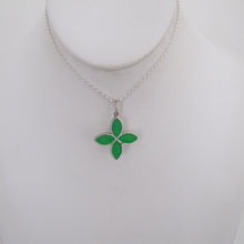 Lade das Bild in den Galerie-Viewer, Pandora Silver Enamel Flower Pendant Necklace. - MercyMadge
