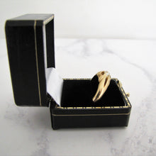 Charger l'image dans la galerie, Victorian 18ct Gold Diamond Belcher Ring - MercyMadge