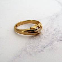 Charger l'image dans la galerie, Victorian 18ct Gold Diamond Belcher Ring - MercyMadge