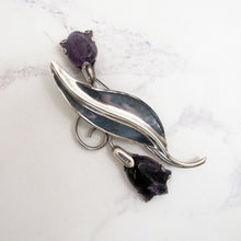 画像をギャラリービューアに読み込む, Massive Fred Davis Mexican Silver Carved Amethyst Tulip Brooch. - MercyMadge