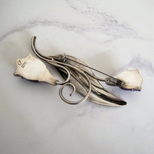 画像をギャラリービューアに読み込む, Massive Fred Davis Mexican Silver Carved Amethyst Tulip Brooch. - MercyMadge