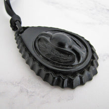 Cargar imagen en el visor de la galería, Victorian Black Horn & Vulcanite Mourning Pendant - MercyMadge