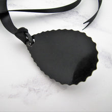 Cargar imagen en el visor de la galería, Victorian Black Horn & Vulcanite Mourning Pendant - MercyMadge