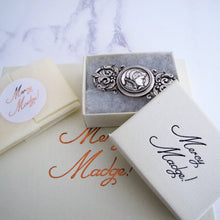 Lade das Bild in den Galerie-Viewer, Large Scottish Silver Antique Brooch, Mary Queen Of Scots - MercyMadge