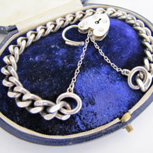 Lade das Bild in den Galerie-Viewer, Vintage Sterling Silver Curb Chain Bracelet, Heart Padlock Clasp. - MercyMadge