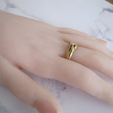 Charger l'image dans la galerie, Victorian 18ct Gold Diamond Belcher Ring - MercyMadge