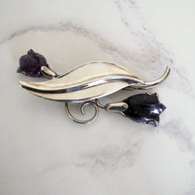 画像をギャラリービューアに読み込む, Massive Fred Davis Mexican Silver Carved Amethyst Tulip Brooch. - MercyMadge