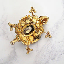 Charger l'image dans la galerie, Vintage Rhinestone Turtle Brooch by Juliana, Delizza And Elster, USA. - MercyMadge