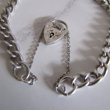 Cargar imagen en el visor de la galería, Sterling Silver Curb Chain Bracelet, Engraved Heart Padlock Clasp - MercyMadge