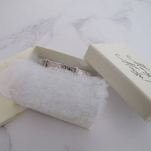 Lade das Bild in den Galerie-Viewer, Child's Vintage Silver Bracelet, Engraved Teddy Bears, Expanding, Adjustable. - MercyMadge