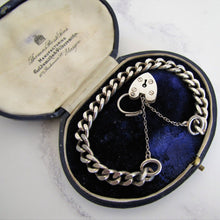 Lade das Bild in den Galerie-Viewer, Vintage Sterling Silver Curb Chain Bracelet, Heart Padlock Clasp. - MercyMadge