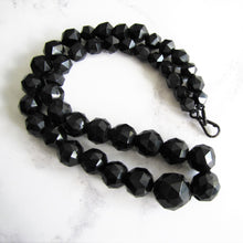 Cargar imagen en el visor de la galería, Victorian Whitby Jet Bead Necklace. - MercyMadge