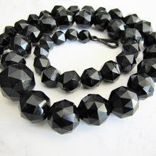 Cargar imagen en el visor de la galería, Victorian Whitby Jet Bead Necklace. - MercyMadge