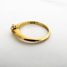 Carica l'immagine nel visualizzatore di Gallery, Antique 18ct Gold Diamond Solitaire Engagement Ring. - MercyMadge