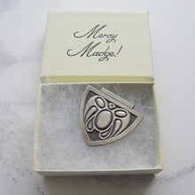 Cargar imagen en el visor de la galería, Art Nouveau Silver Shield Brooch, Stylised Moth - MercyMadge