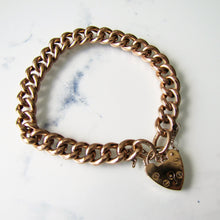 Cargar imagen en el visor de la galería, Victorian Solid 9ct Gold Curb Chain Bracelet, Heart Padlock Clasp - MercyMadge