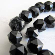 Cargar imagen en el visor de la galería, Victorian Whitby Jet Bead Necklace. - MercyMadge